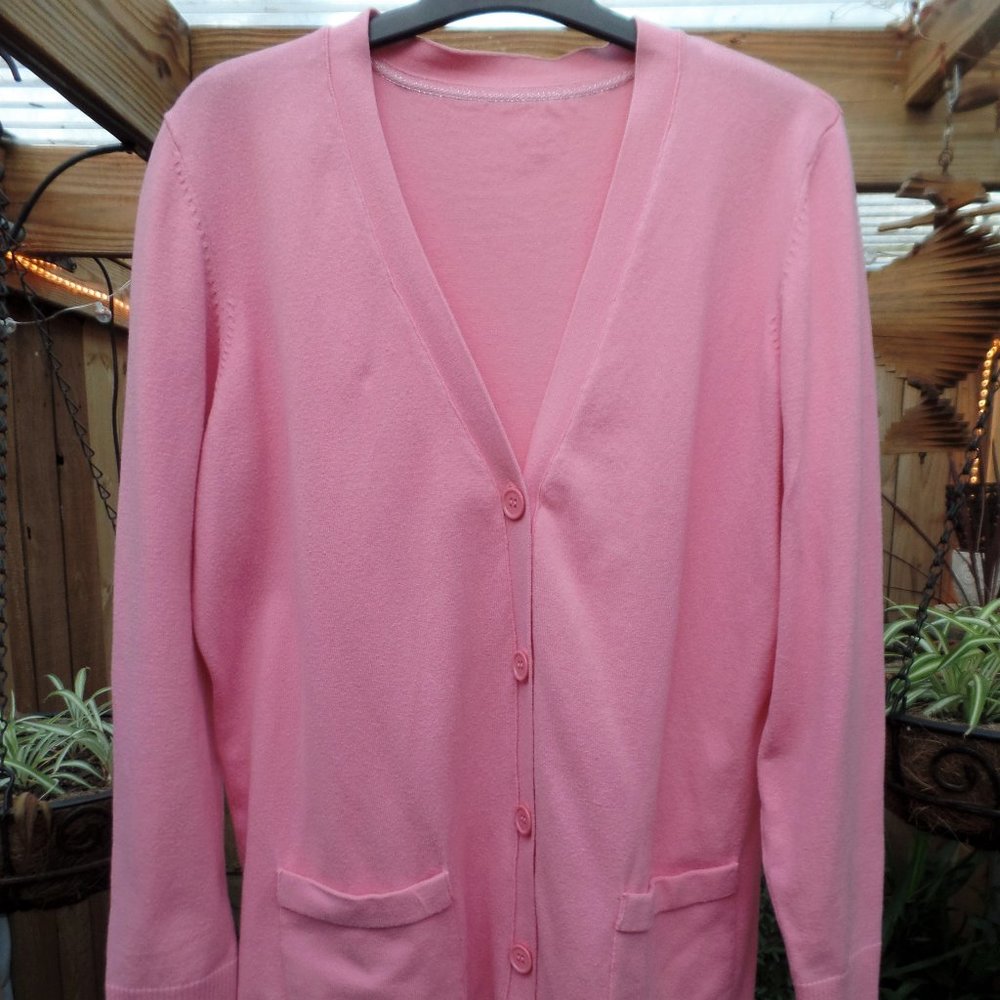 Deep/bright pink V neck cardigan – wide cuffs and hem